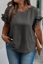 Curvy cuteness Ruffled top